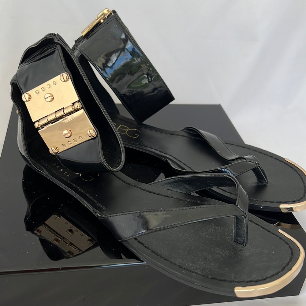BCBG Sandals, patent leather, brown. Size 6.